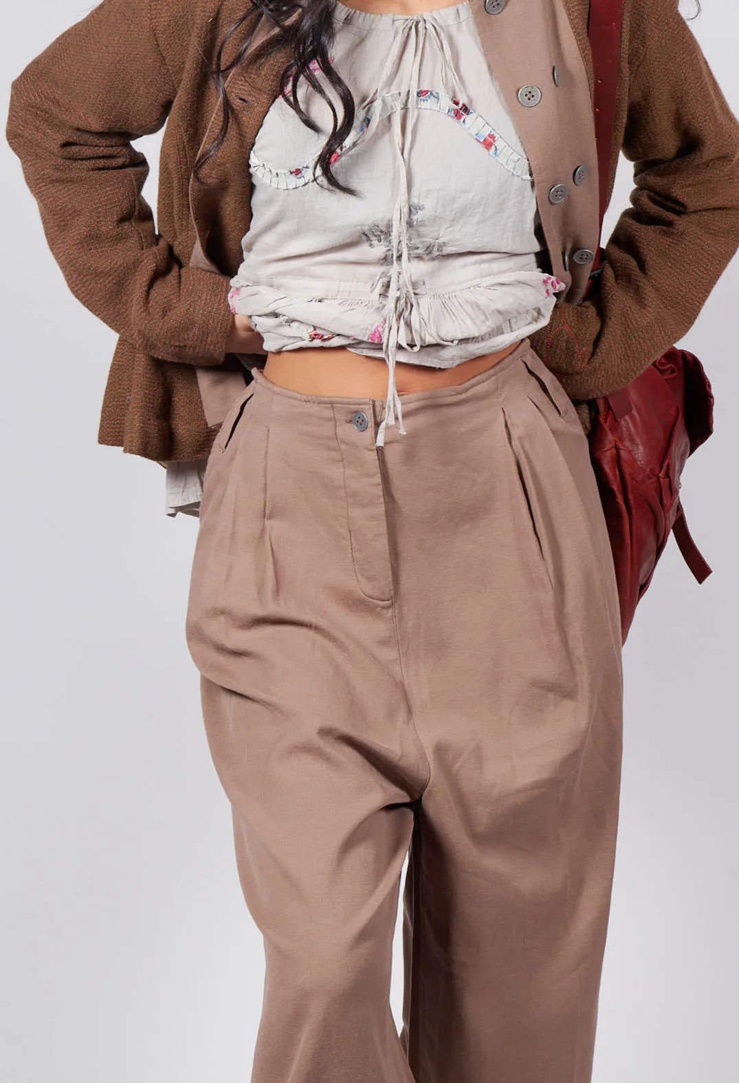 Botvi Twill Trousers in Walnut