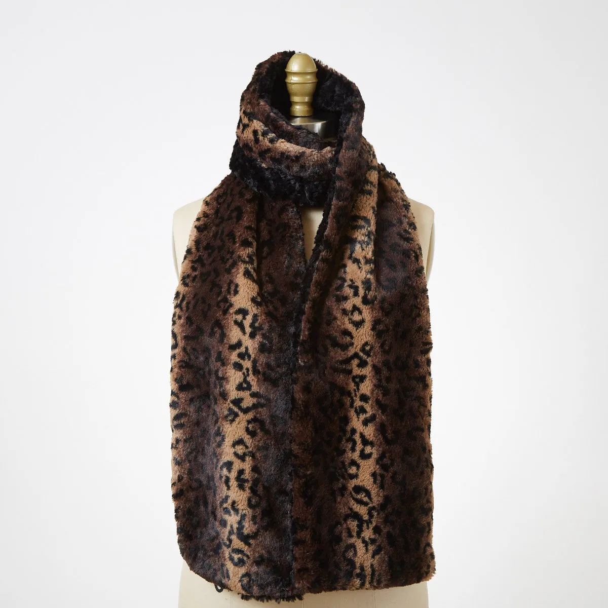 Cheetah with Cuddly Black Luxury Faux Fur Scarf