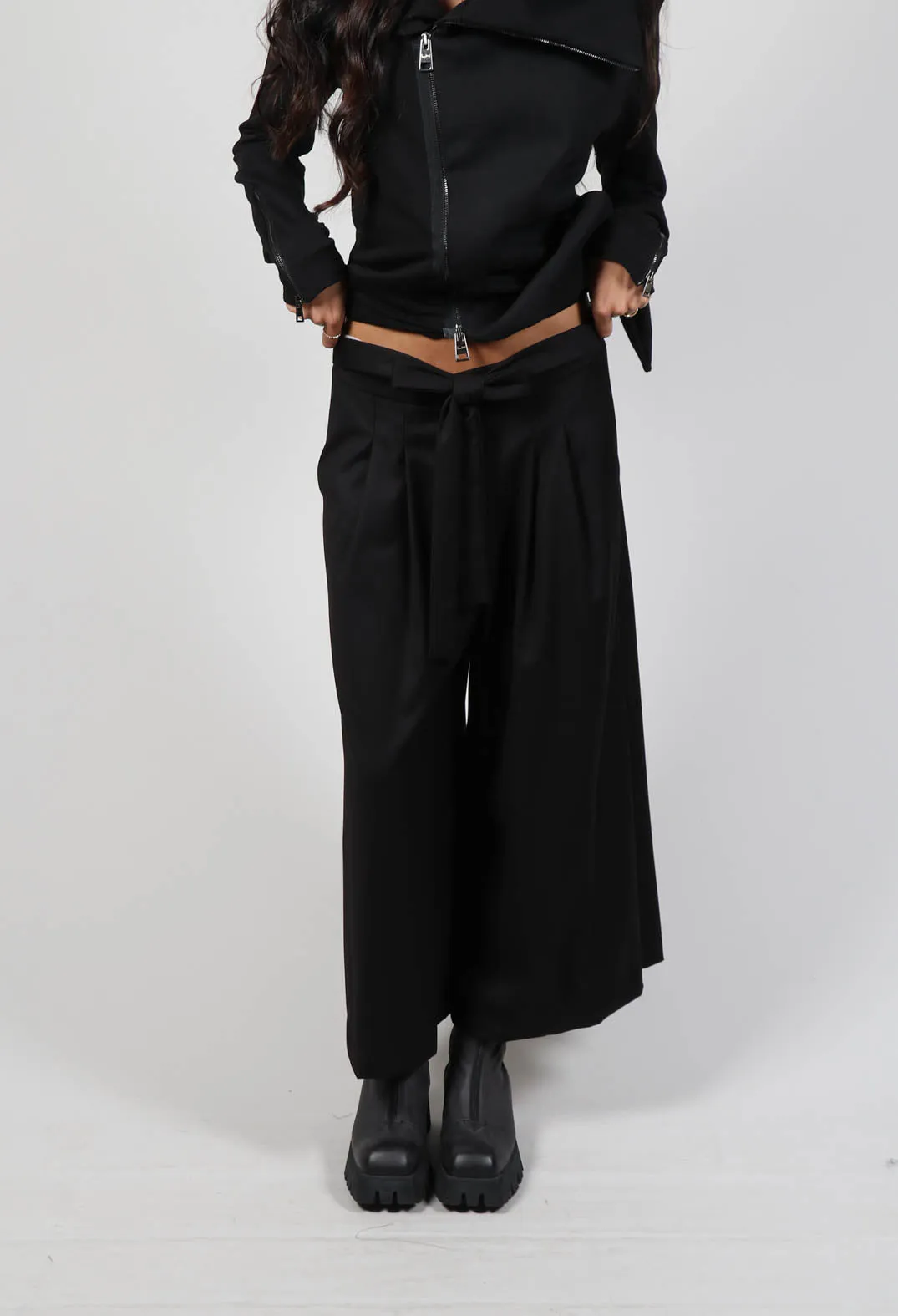 Cool Wool Trousers in Black