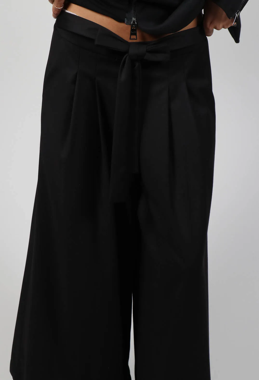 Cool Wool Trousers in Black