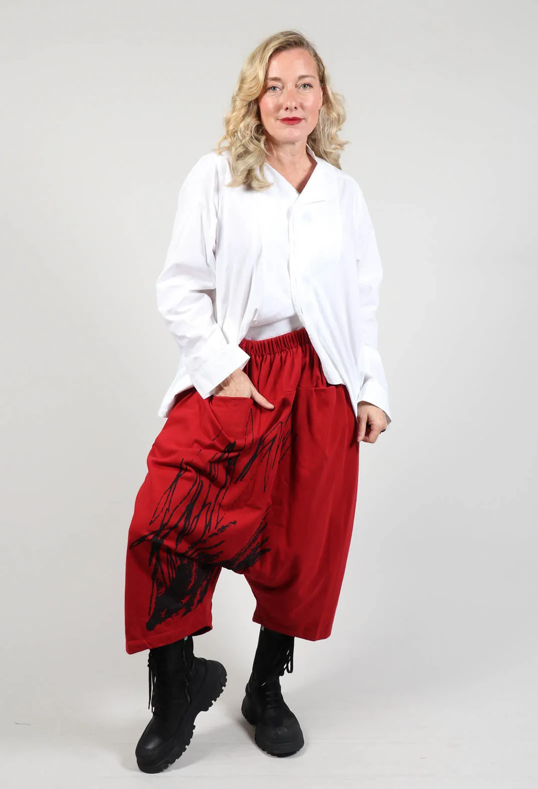 Cropped Jersey Trousers in Red