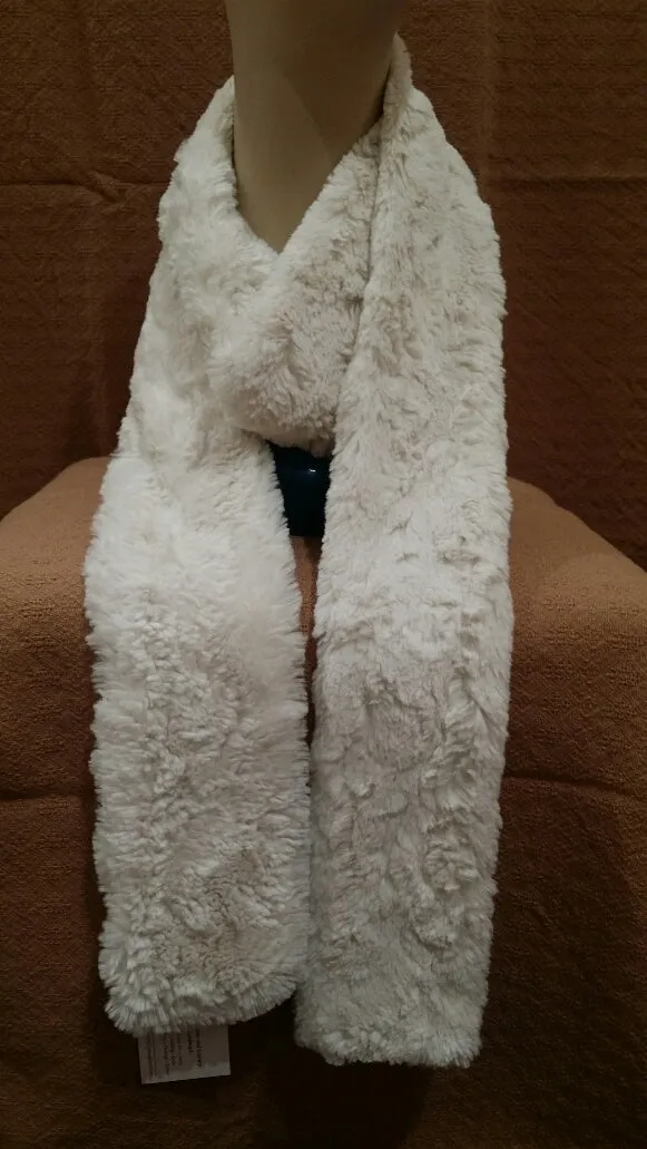 Cuddly Ivory Luxury Faux Fur Skinny Scarf