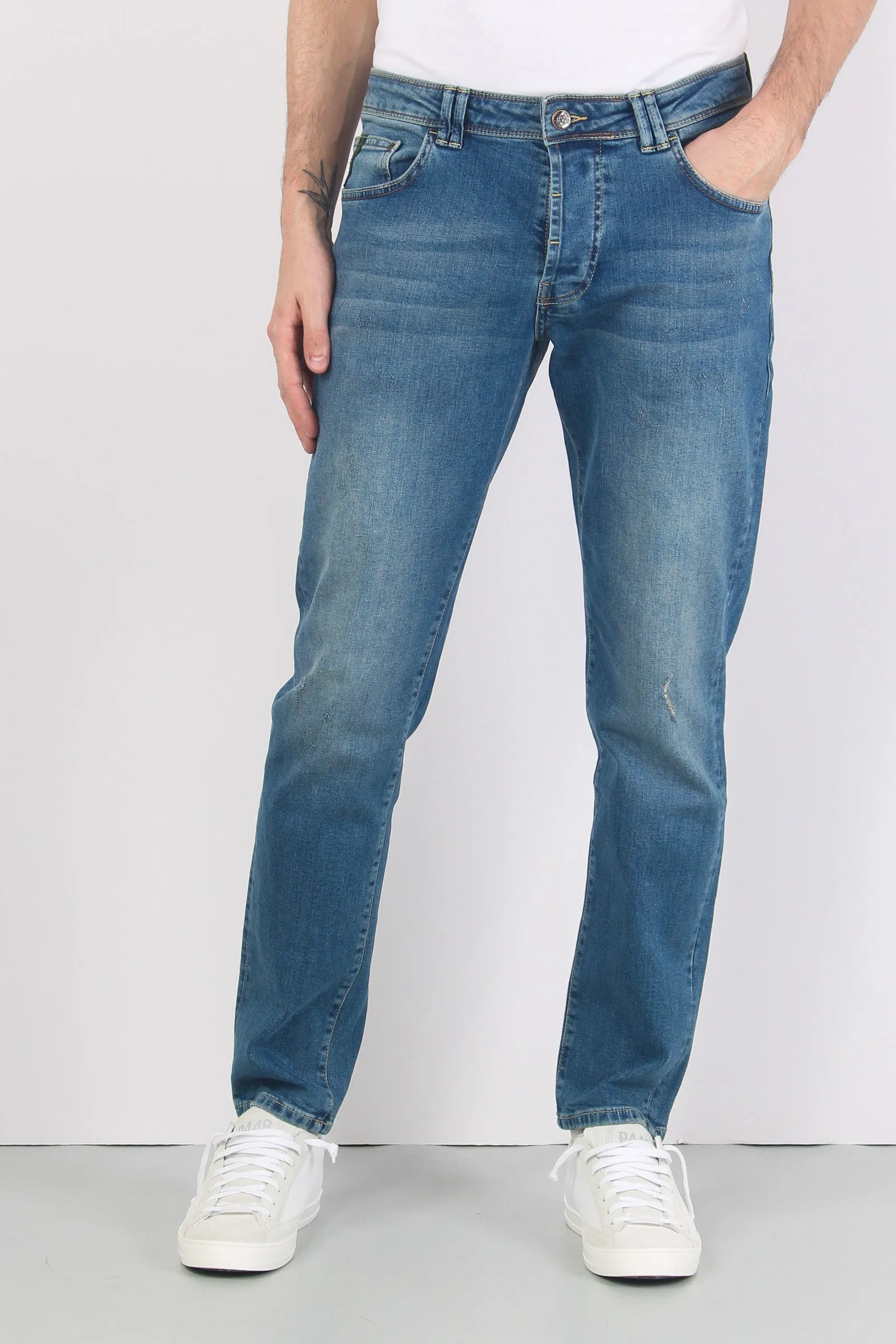 Denim Tapered Fit Denim Medio