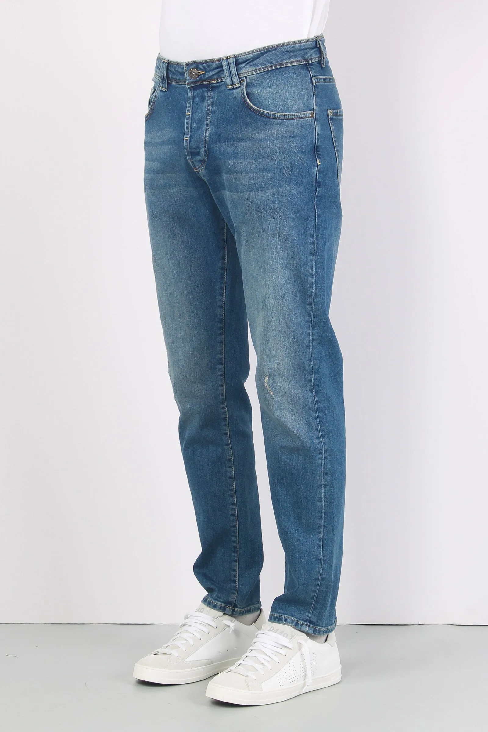 Denim Tapered Fit Denim Medio