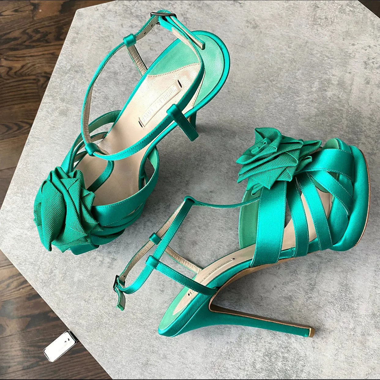 Nicholas Kirkwood Green Satin Platform Bow Sandals - 38 / 7.5