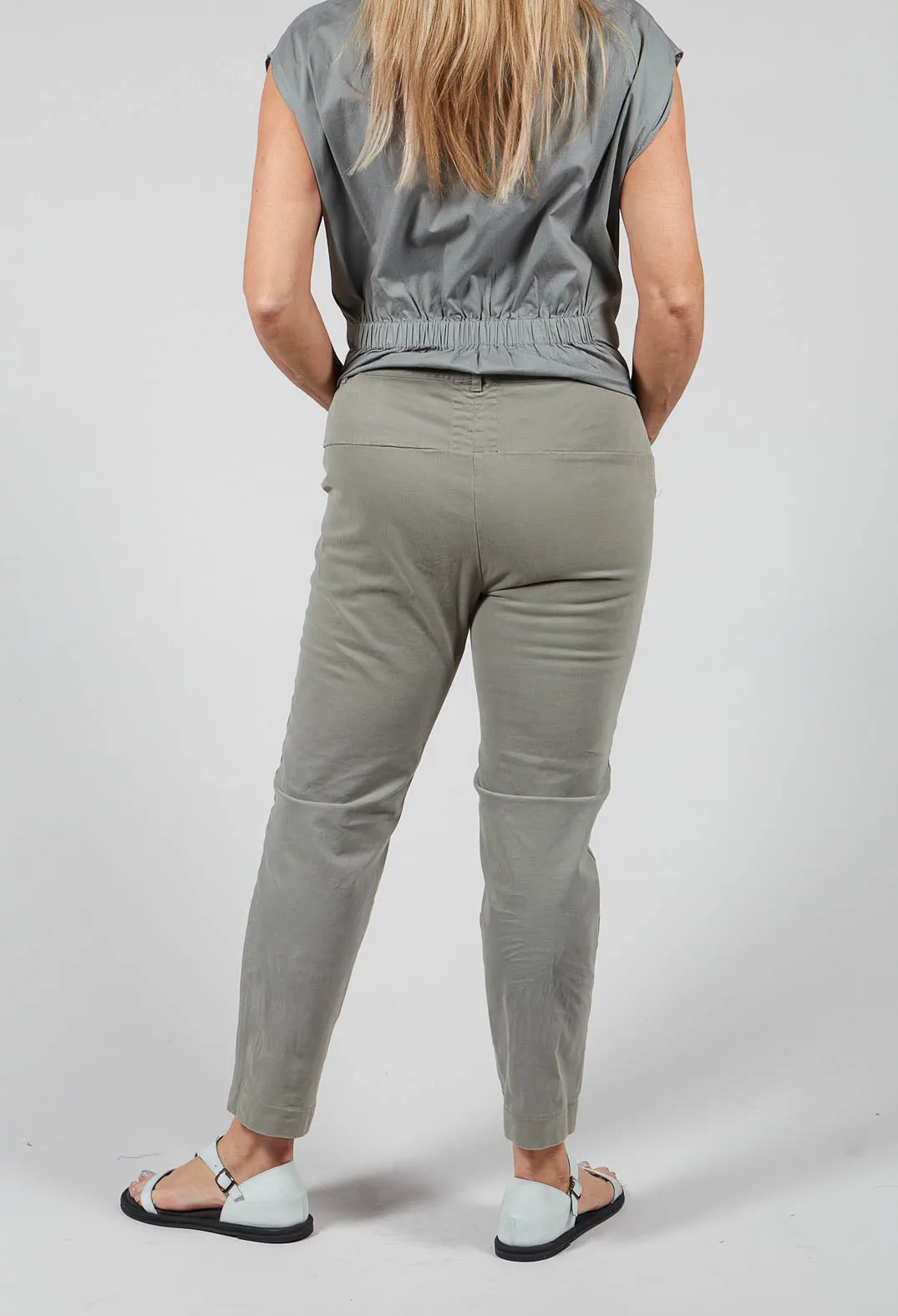 Straight Leg Trousers in Ferro