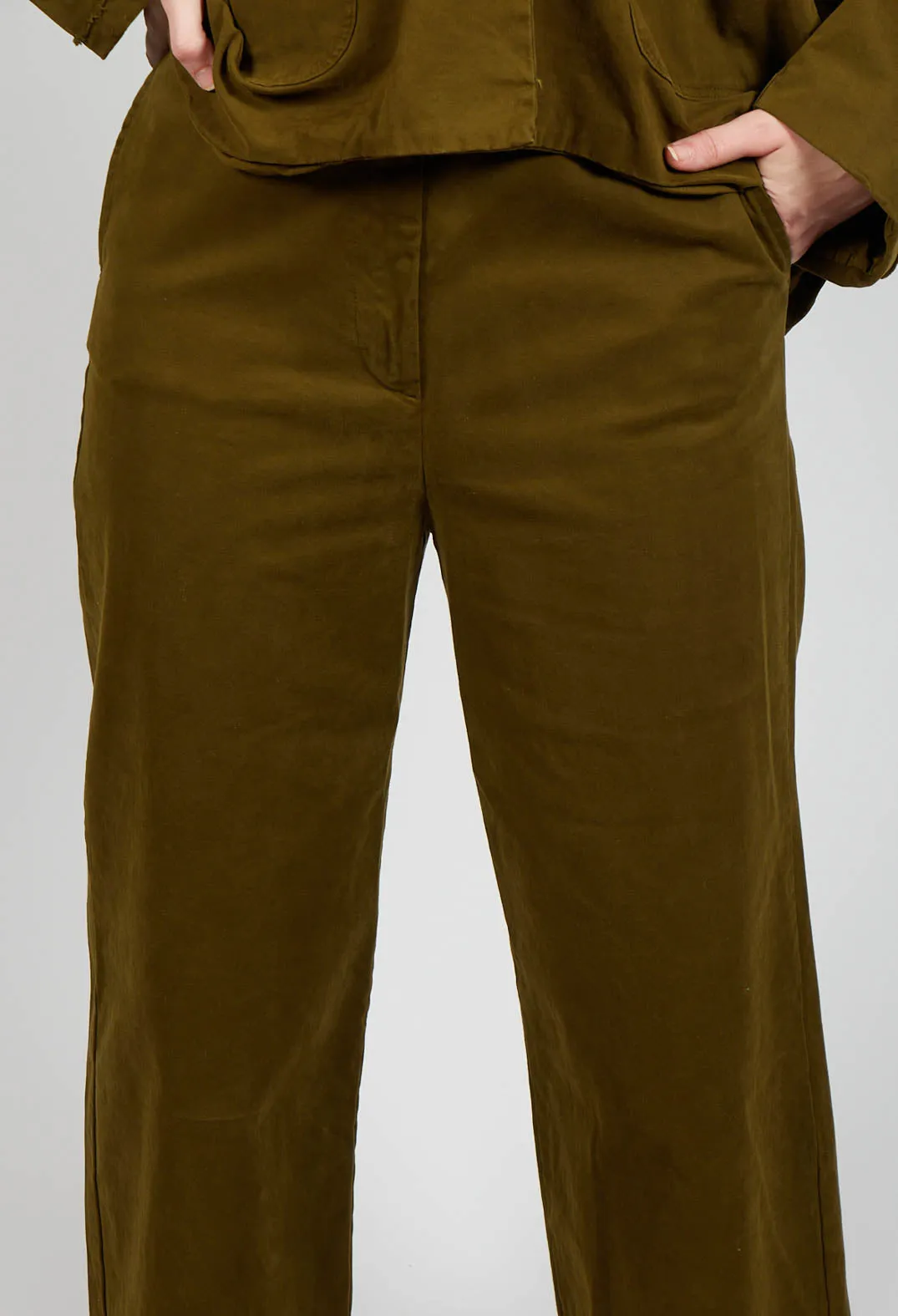 Wide Leg Trousers in Oliva